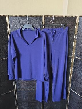 Cozy Two-Piece Lounge Set in Deep Blue